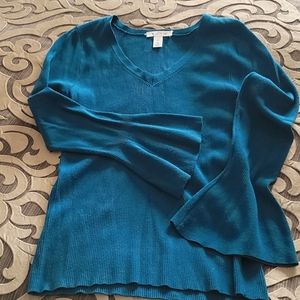 Ladies v-neck sweater with angel sleeve cuffs